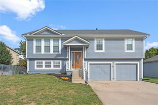 810 Tabitha Lane, Greenwood, MO 64034