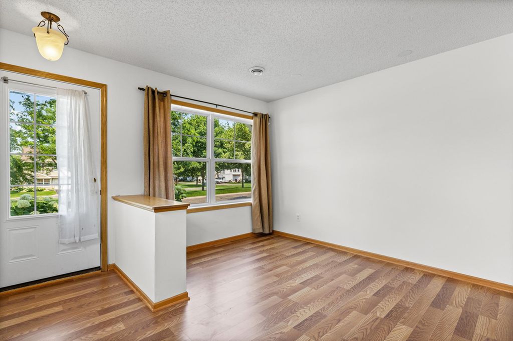 3232 Oak View Drive, Woodbury, MN 55129 — photo 4