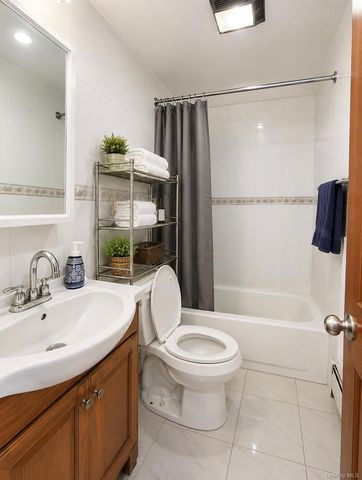 9425 54th Avenue, Elmhurst, NY 11373
