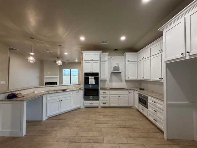 2604 SW 68th St, Lawton, OK 73505