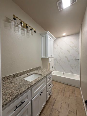 2604 SW 68th St, Lawton, OK 73505