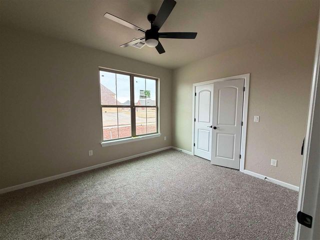 2604 SW 68th St, Lawton, OK 73505