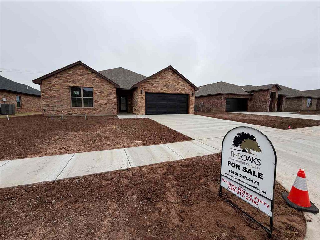 2604 SW 68th St, Lawton, OK 73505