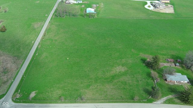 7614 S Mill Road, Spiceland, IN 47385