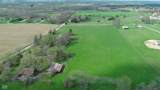 7614 S Mill Road, Spiceland, IN 47385