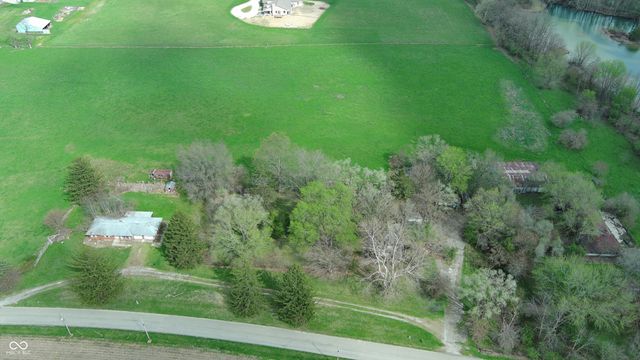 7614 S Mill Road, Spiceland, IN 47385