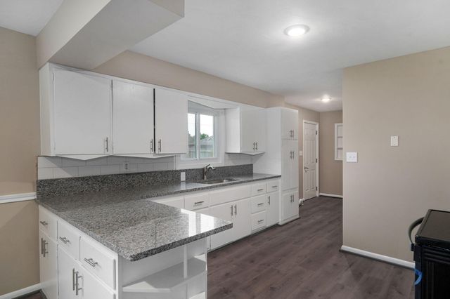 122 W Charles Street, Republic, MO 65738