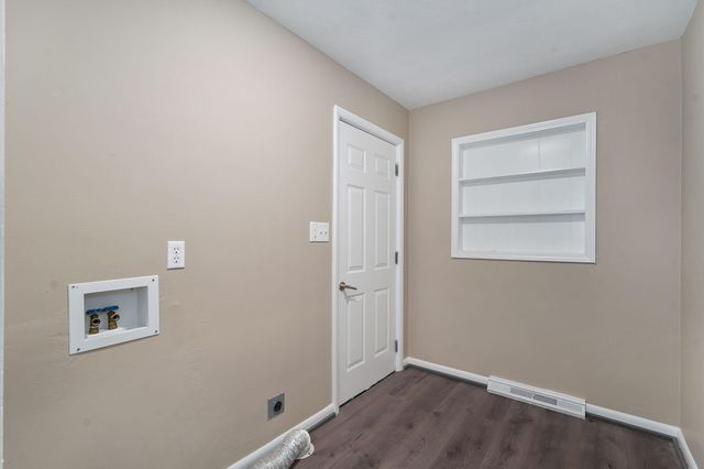 122 W Charles Street, Republic, MO 65738