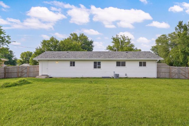 122 W Charles Street, Republic, MO 65738
