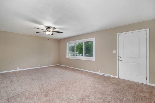 122 W Charles Street, Republic, MO 65738