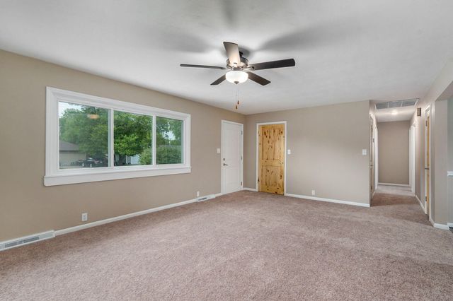 122 W Charles Street, Republic, MO 65738