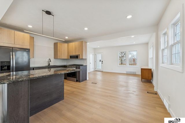 2109 S 61st Avenue, Omaha, NE 68106