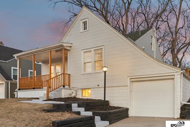 2109 S 61st Avenue, Omaha, NE 68106