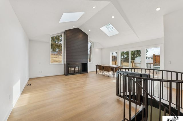 2109 S 61st Avenue, Omaha, NE 68106