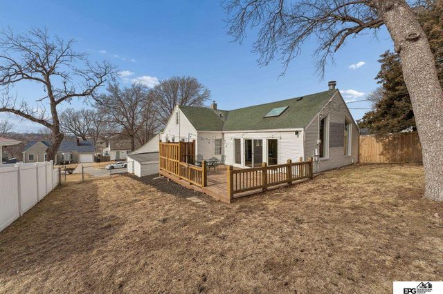 2109 S 61st Avenue, Omaha, NE 68106