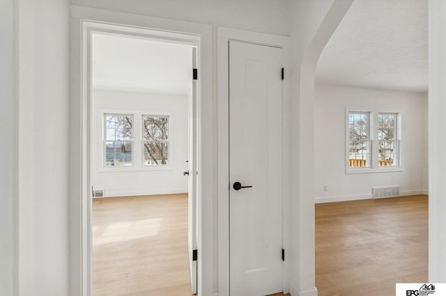 2109 S 61st Avenue, Omaha, NE 68106