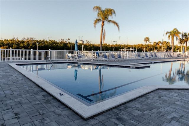 14740 SHIPWATCH TRACE 1940, Largo, FL 33774