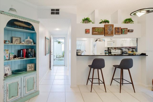 14740 SHIPWATCH TRACE 1940, Largo, FL 33774