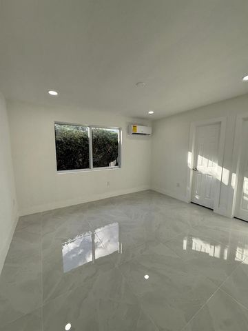 4400 SW 36th Street, West Park, FL 33023
