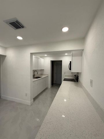 4400 SW 36th Street, West Park, FL 33023