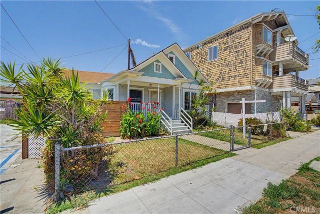 421 Almond, Long Beach, CA 90802