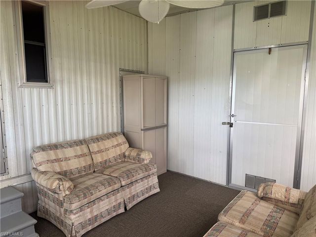 84 Poinsettia DR, Fort Myers, FL 33905