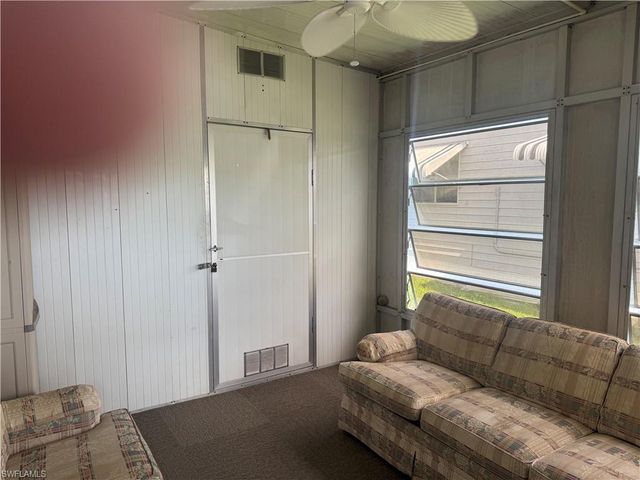 84 Poinsettia DR, Fort Myers, FL 33905
