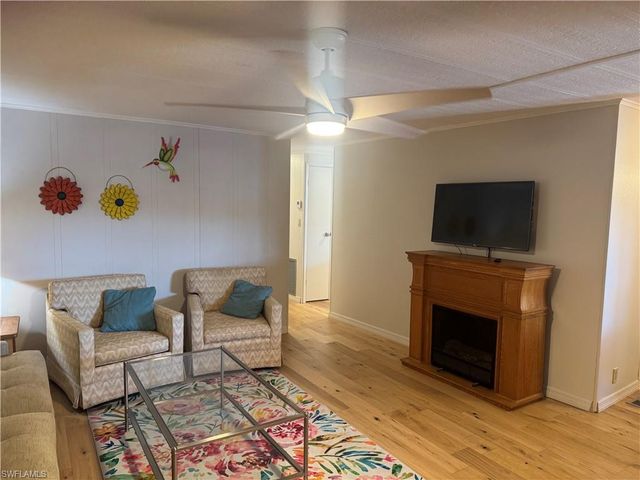 84 Poinsettia DR, Fort Myers, FL 33905