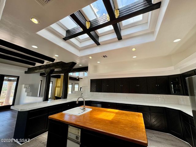 1091 W Mariposa Hills Drive, Nogales, AZ 85621