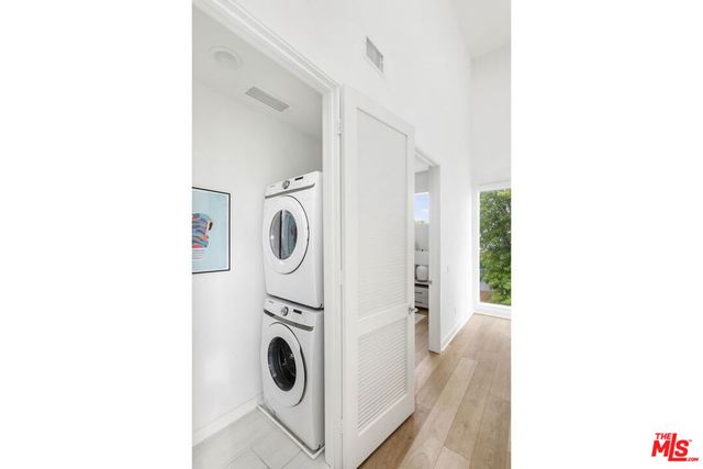 10907 Otsego Street, North Hollywood, CA 91601