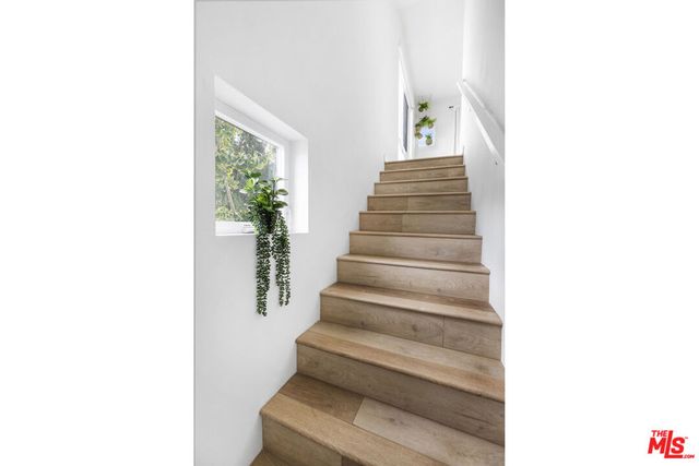 10907 Otsego Street, North Hollywood, CA 91601