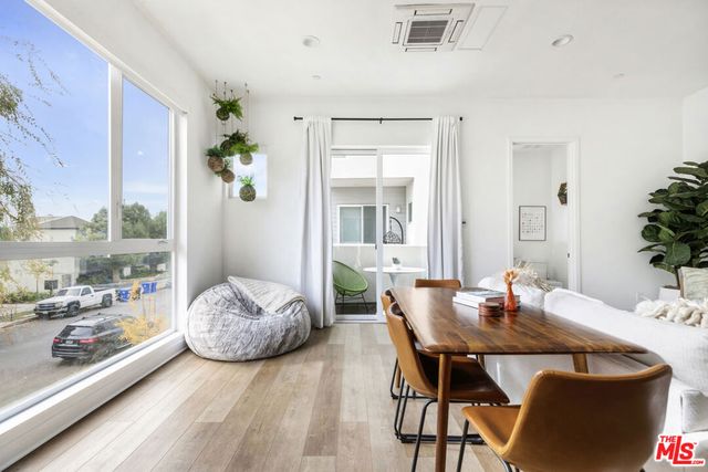 10907 Otsego Street, North Hollywood, CA 91601