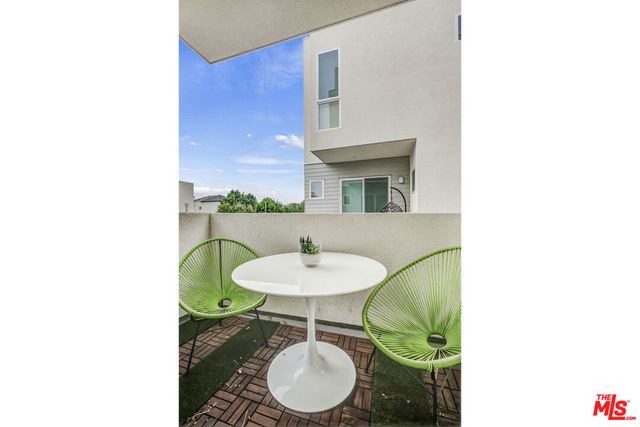 10907 Otsego Street, North Hollywood, CA 91601