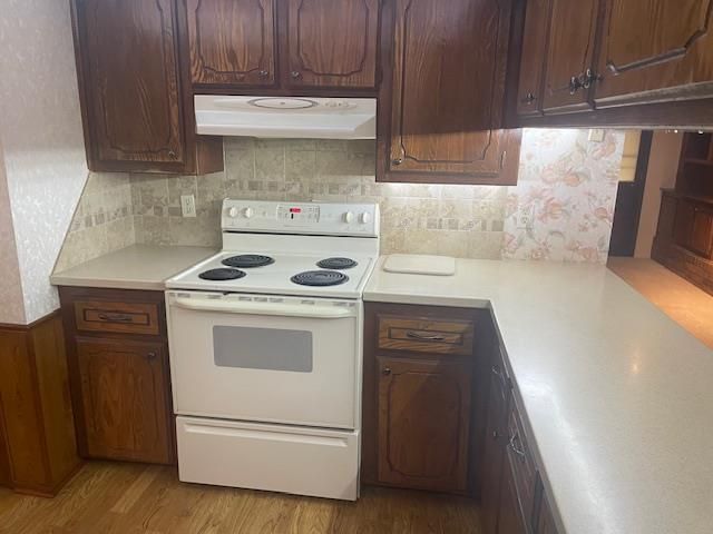 1208 S Bouziden Drive, Moore, OK 73160