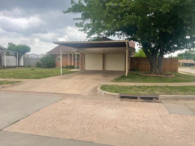 1208 S Bouziden Drive, Moore, OK 73160