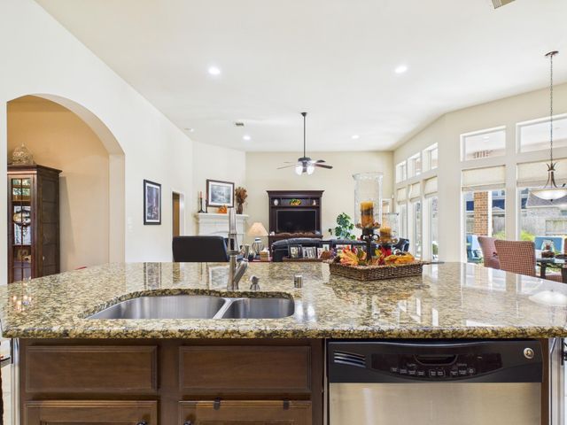 13526 Breakwater Path Loop, Houston, TX 77044