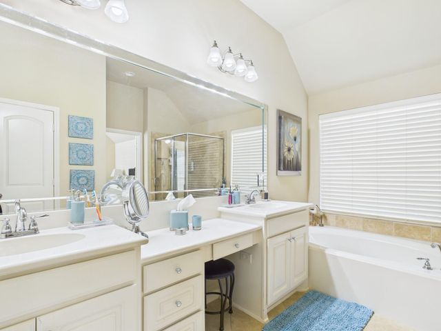 13526 Breakwater Path Loop, Houston, TX 77044