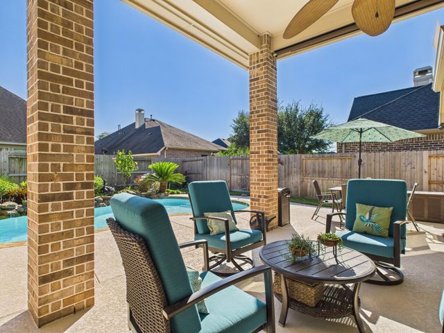 13526 Breakwater Path Loop, Houston, TX 77044