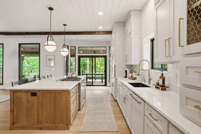 2436 S Ivory St, Spokane, WA 99203