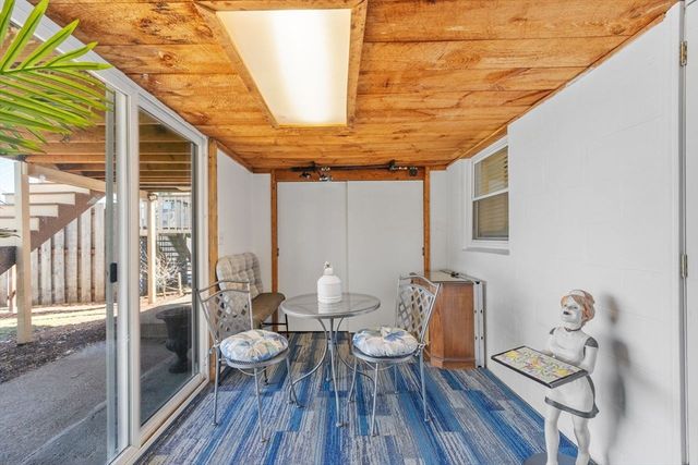 469 Lake Ave, Worcester, MA 01604