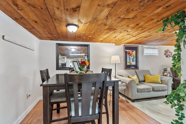 469 Lake Ave, Worcester, MA 01604