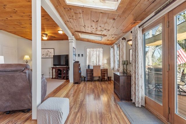 469 Lake Ave, Worcester, MA 01604