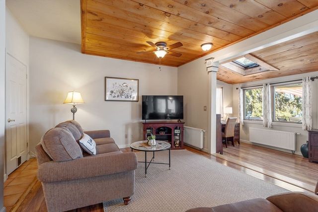 469 Lake Ave, Worcester, MA 01604