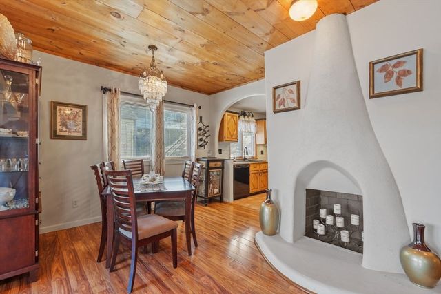 469 Lake Ave, Worcester, MA 01604