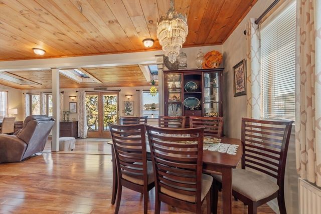 469 Lake Ave, Worcester, MA 01604