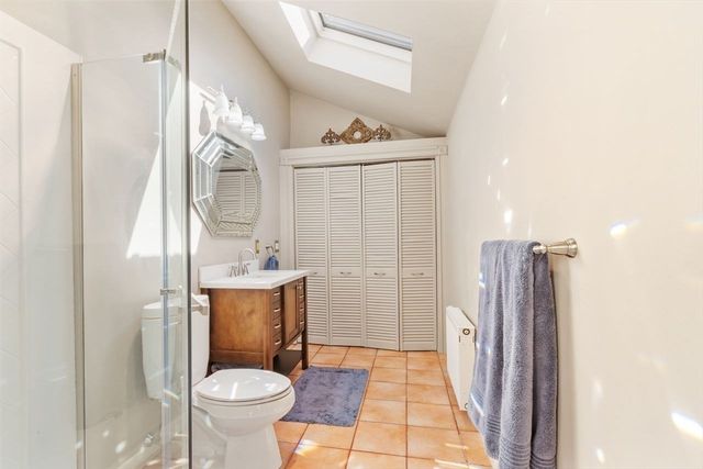 469 Lake Ave, Worcester, MA 01604