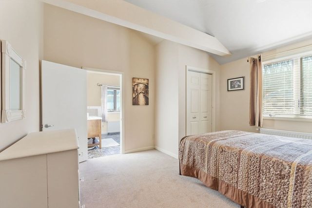 469 Lake Ave, Worcester, MA 01604