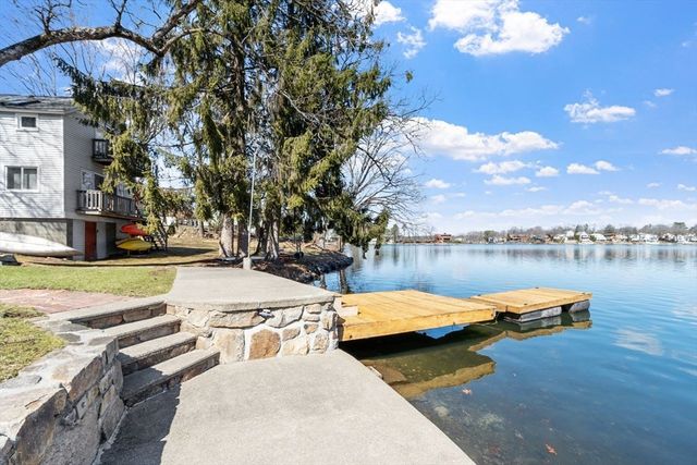 469 Lake Ave, Worcester, MA 01604