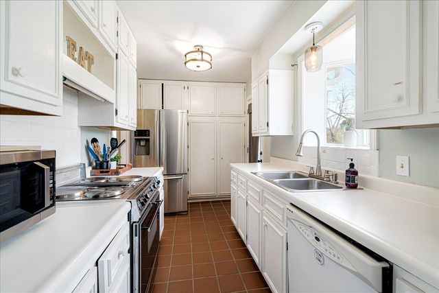 4866 BARFIELD RD, Memphis, TN 38117