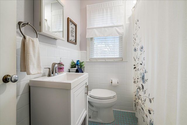 4866 BARFIELD RD, Memphis, TN 38117